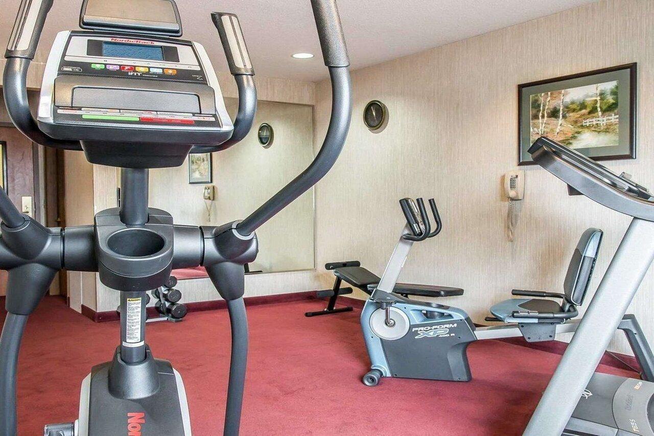 Quality Inn Upper Sandusky Buitenkant foto