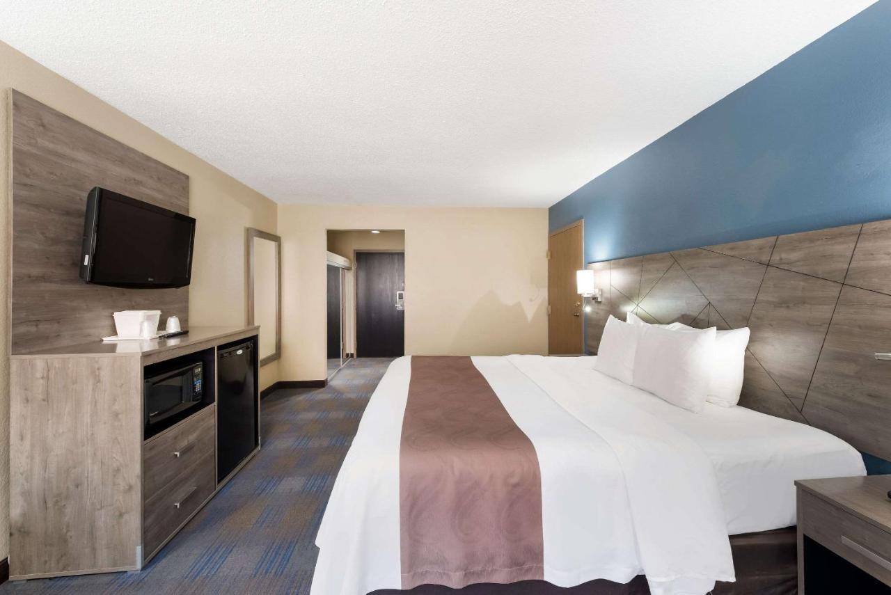 Quality Inn Upper Sandusky Buitenkant foto