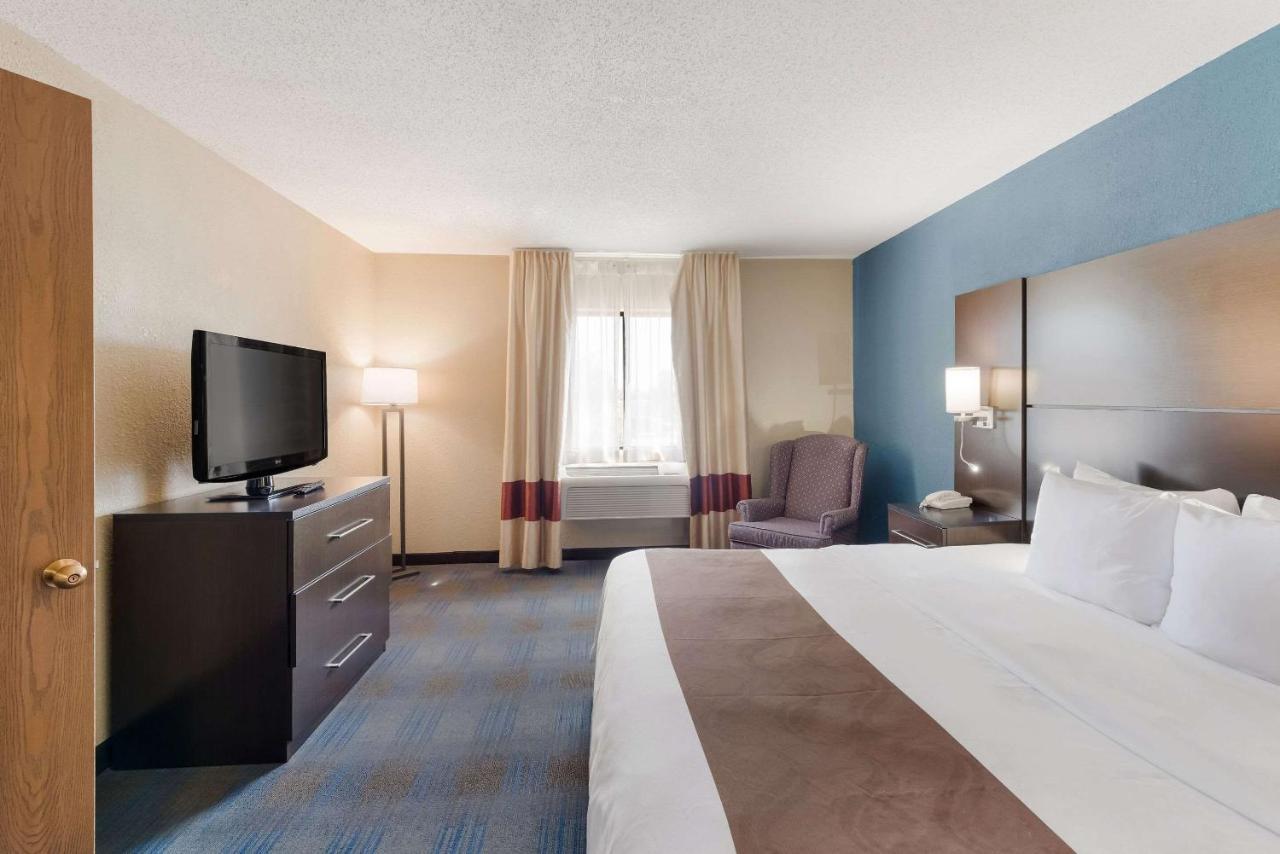 Quality Inn Upper Sandusky Buitenkant foto