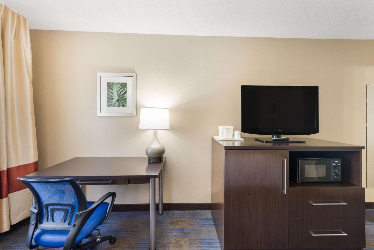 Quality Inn Upper Sandusky Buitenkant foto