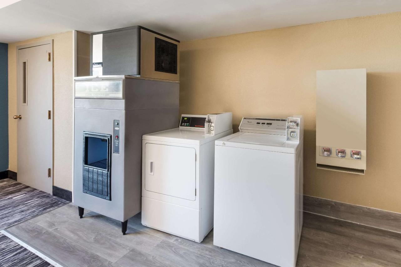 Quality Inn Upper Sandusky Buitenkant foto