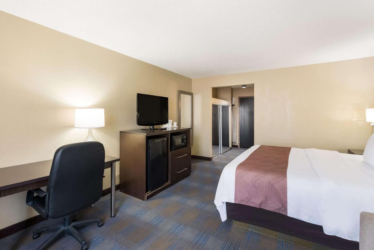 Quality Inn Upper Sandusky Buitenkant foto