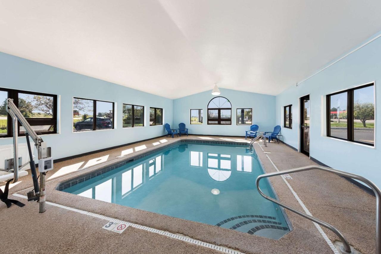 Quality Inn Upper Sandusky Buitenkant foto