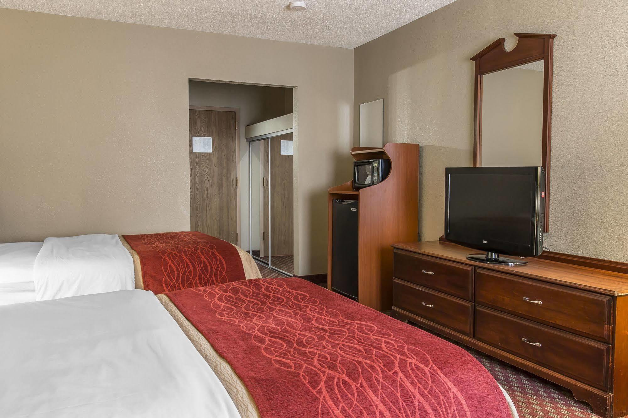 Quality Inn Upper Sandusky Buitenkant foto