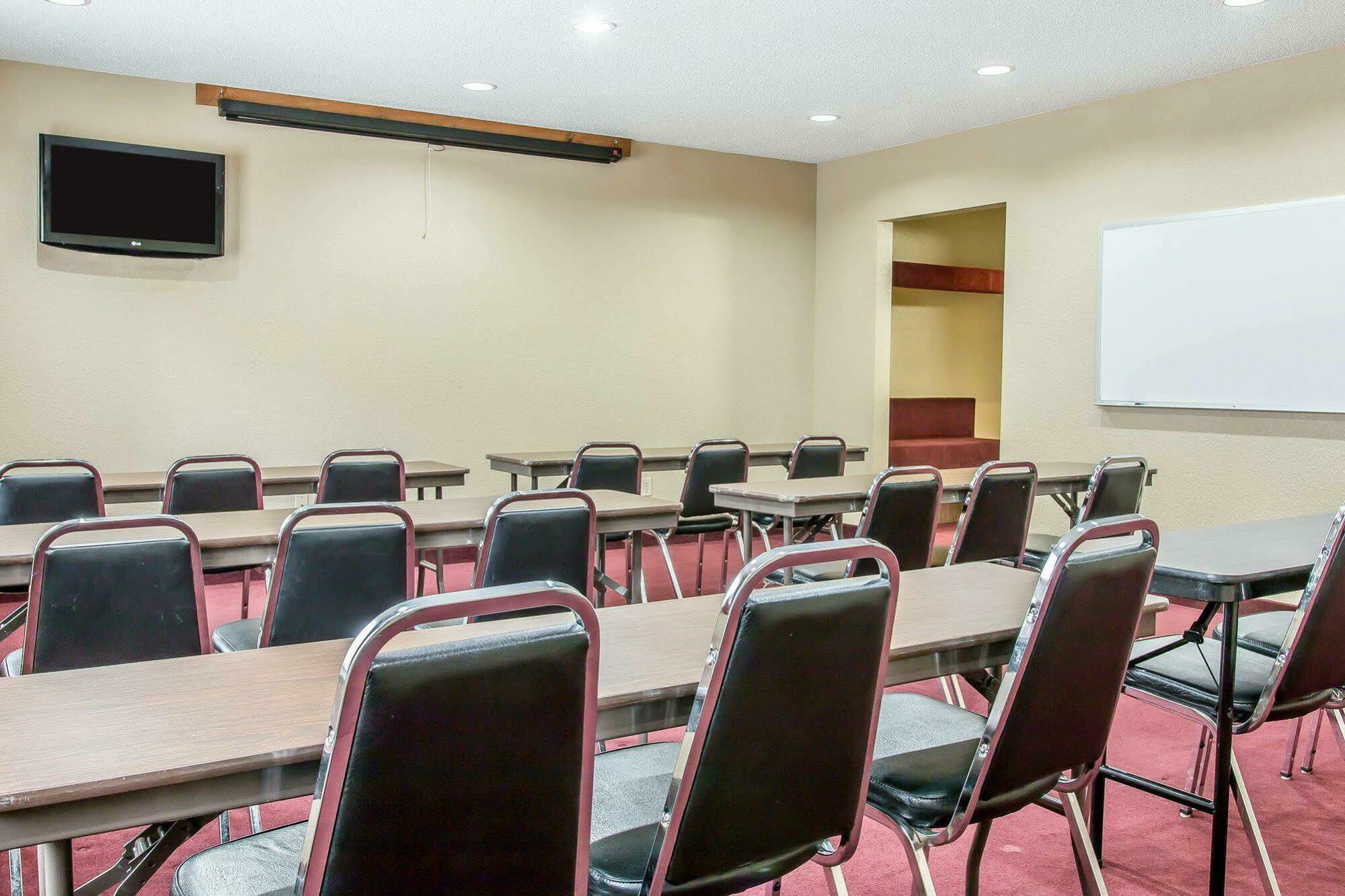 Quality Inn Upper Sandusky Buitenkant foto